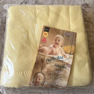 NWT Vintage North Star Baby Blanket Soft Yellow 36x50 Anti-Static 1980's